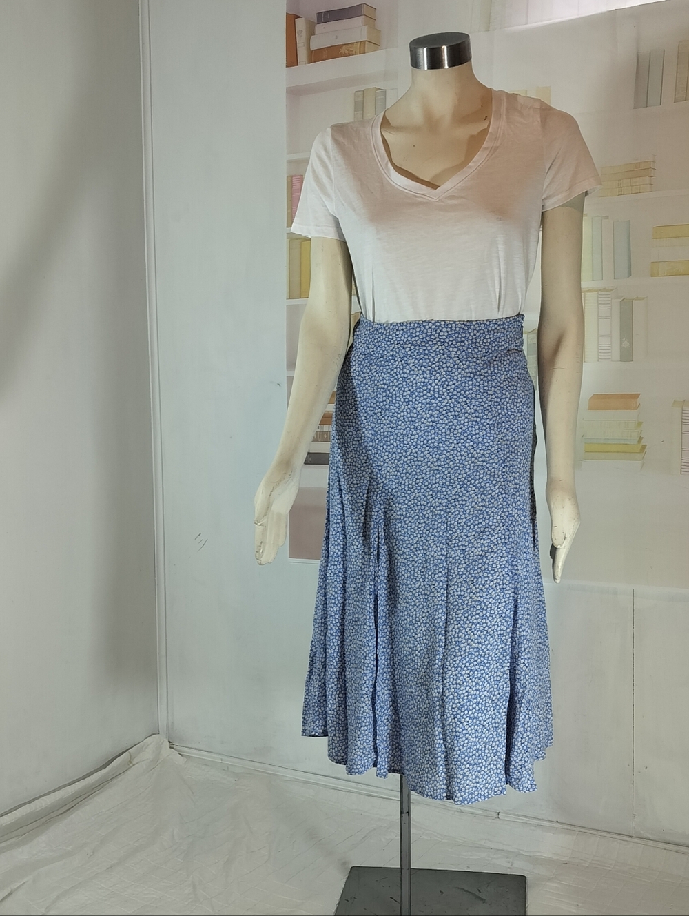H&M Blue Floral Midi Skirt